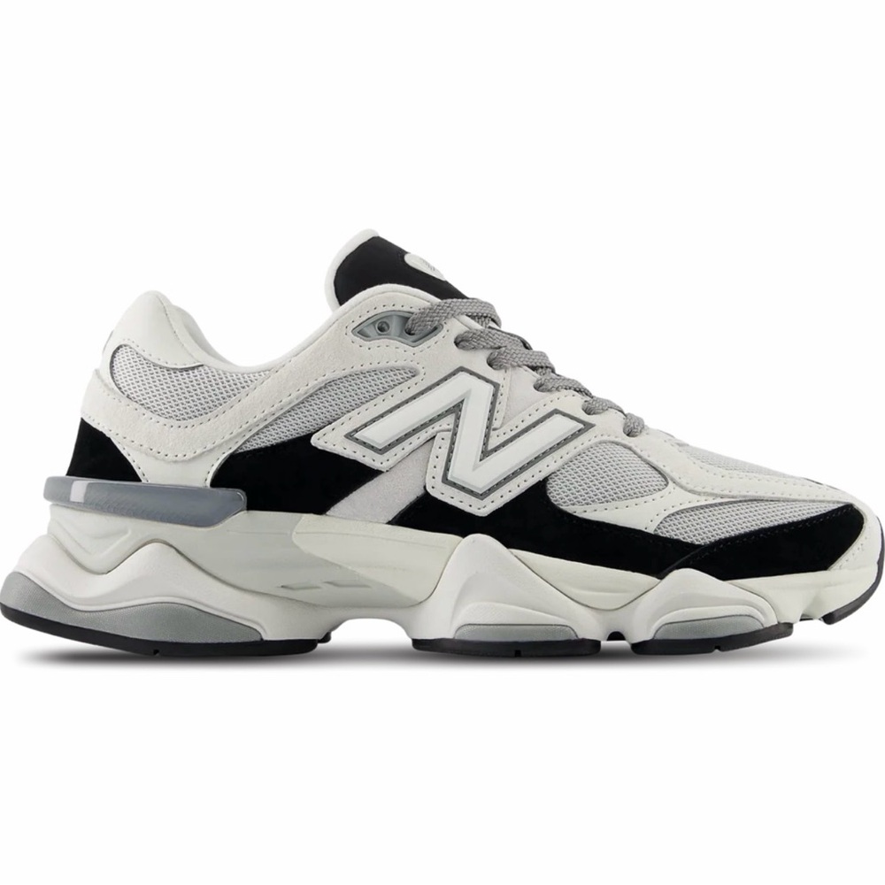 New Balance Monochrome Athletic Shoes ( Kids size 3.5 ) - no Box